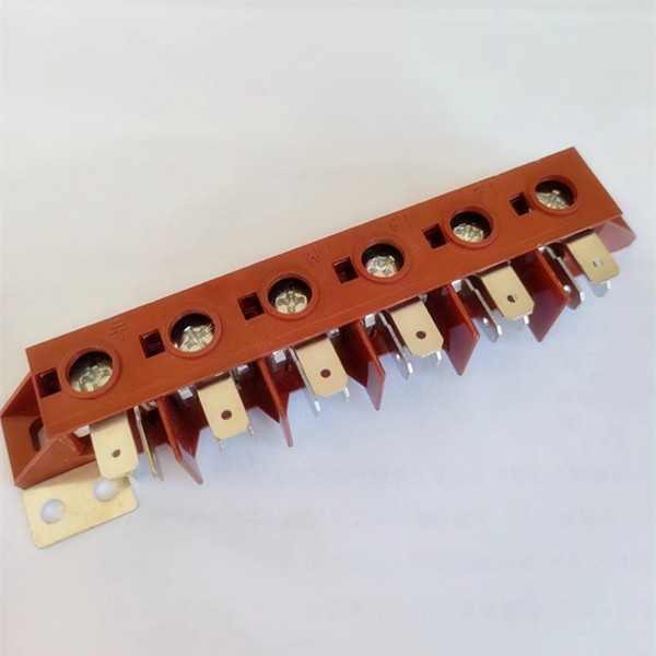 In che modo le scatole terminali ad alta densità risolvono le sfide di installazione con vincoli di spazio?